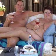 kiwi_nudist